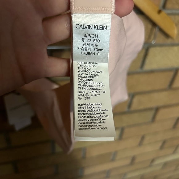 NWT Calvin Klein Effortless Motion Unlined Triangle Bra Pink Size Small - Picture 6 of 6